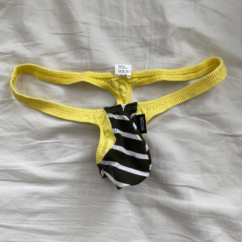 Sexy yellow mens thong